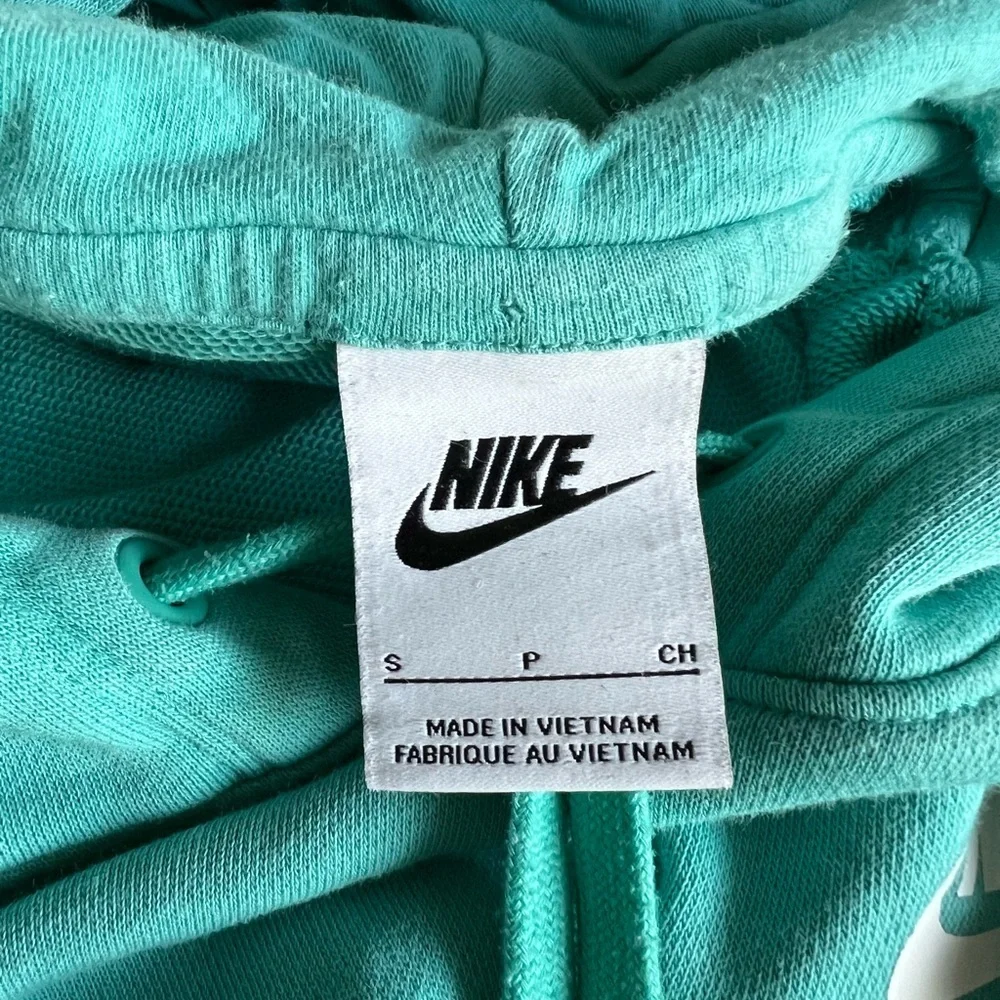 Nike Woman’s Teal Lightweight Pullover Athletic Hoodie Size Small